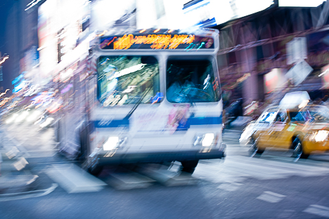 Bus de nuit sur Times Square